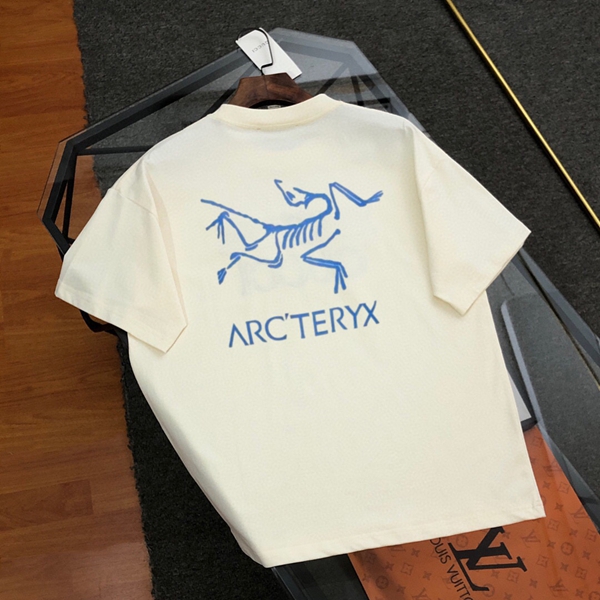 ブランドTシャツ背面デザイン